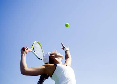 Ace the Sporty Chic Look with these Tennis-Inspired Outfits